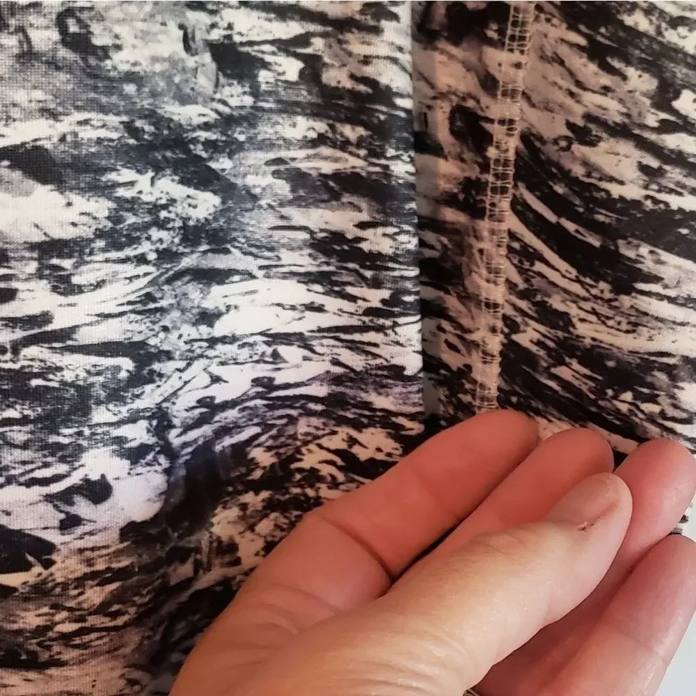 NEW DAISY Fuentes fit athletic leggings, side pockets, size‎ 3X